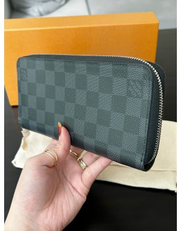 LOUIS VUITTON ZIPPY WALLET IN DAMIER GRAPHITE  