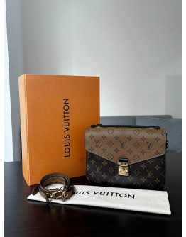 LOUIS VUITTON POCHETTE METIS REVERSE MONOGRAM CANVAS CROSSBODY BAG
