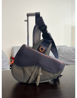 CHRISTIAN DIOR SADDLE X SACAI  