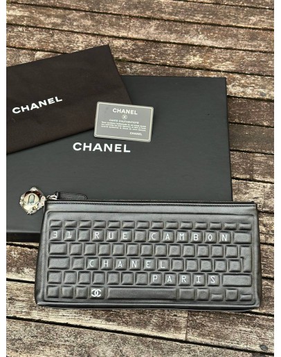 CHANEL LIMITED SPECIAL COLLABORATION EDITION KEYBOARD HAND CLUTCH  