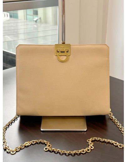 SALVATORE FERRAGAMO GANCINI LEATHER SHOULDER BAG WITH A GOLD TONE CHAIN STRAP & HARDWARE