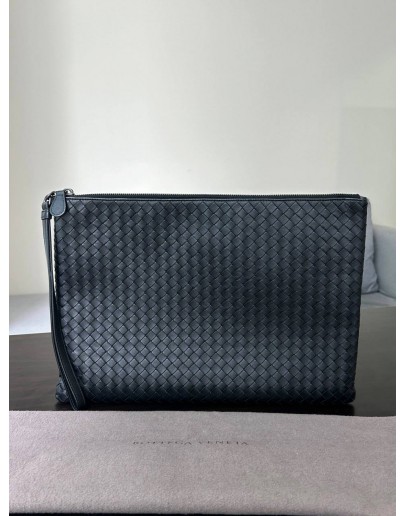 BOTTEGA VENETA INTRECCIATO WOVEN LEATHER CLUTCH POUCH