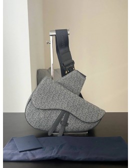 CHRISTIAN DIOR MEN’S SADDLE BAG IN RUTHENIUM COLOURED OBLIQUE JACQUARD CANVAS  