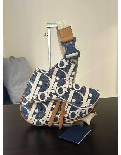CHRISTIAN DIOR MEN’S SADDLE BAG IN RAFFIA EFFECT DIOR OBLIQUE JACQUARD DENIM CANVAS   