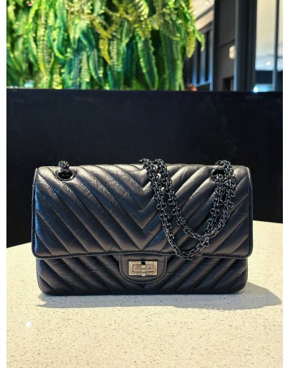 CHANEL REISSUE 2.55 BLACK CHEVRON QUILTED CALFSKIN LEATHER DOUBLE FLAP BAG 