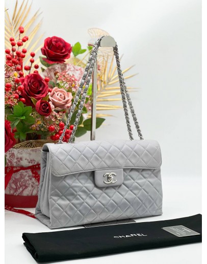 CHANEL VINYL BUSINESS FLAP BAG IN GREY