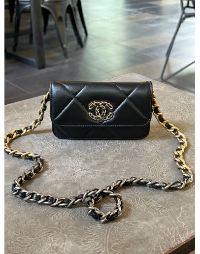 CHANEL 19 FLAP MINI WOC