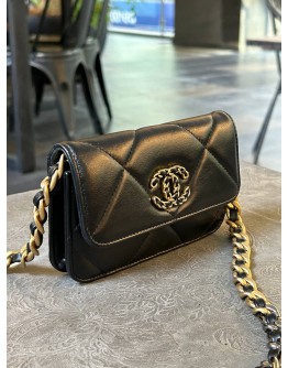CHANEL 19 FLAP MINI WOC