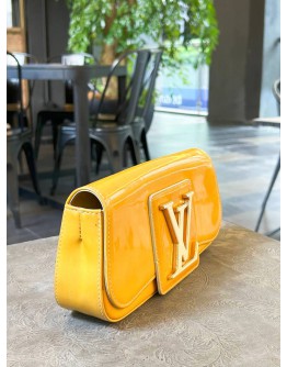 LOUIS VUITTON LONG CLUTCH PURSE IN YELLOW VERNIS