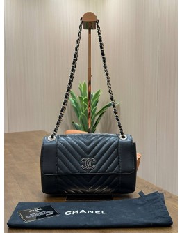 CHANEL CHEVRON V STITCH SHOULDER CHAIN BAG IN BLACK LAMBSKIN LEATHER 
