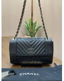 CHANEL CHEVRON V STITCH SHOULDER CHAIN BAG IN BLACK LAMBSKIN LEATHER 