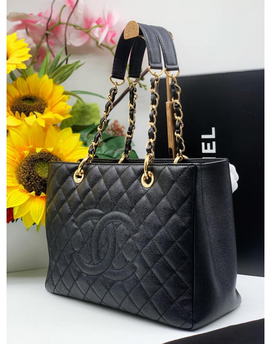 Chanel GST Tote Bag Review and Outfit Styling 